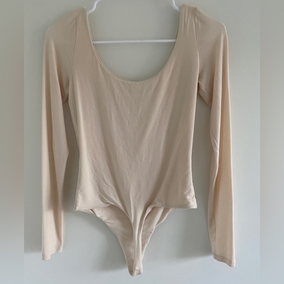 Aritzia Wilfred long sleeve bodysuit - Picture 4 of 4